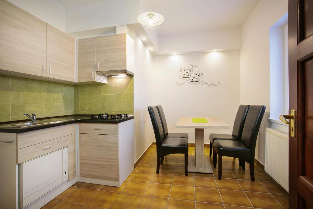 Bathory Apartments ハイデゥソボスロー 部屋 写真